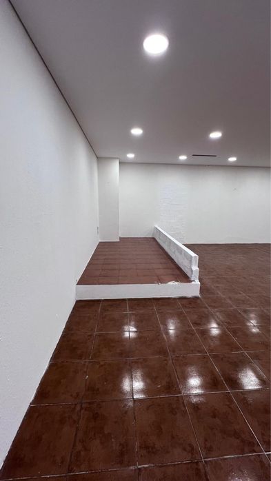 Loja com 104m2 para vender ( para arrendar 800€)