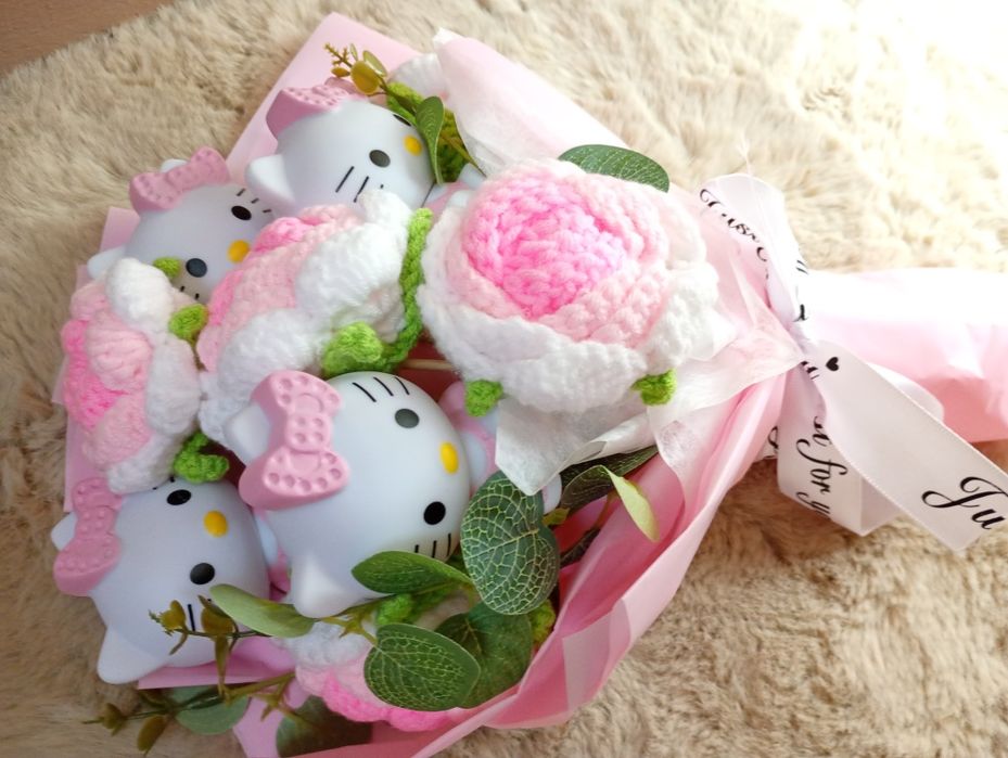 Różowy bukiet Hello Kitty