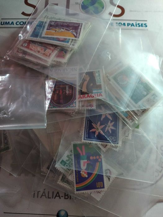 SELOS - Uma colecção de selos originais de 104 países