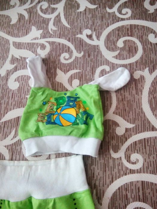 Продам костюмчик