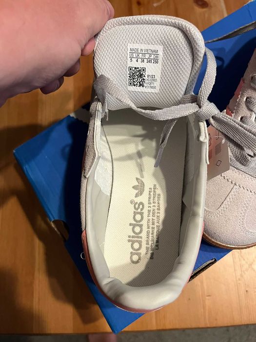 Buty sportowe Adidas małe 38