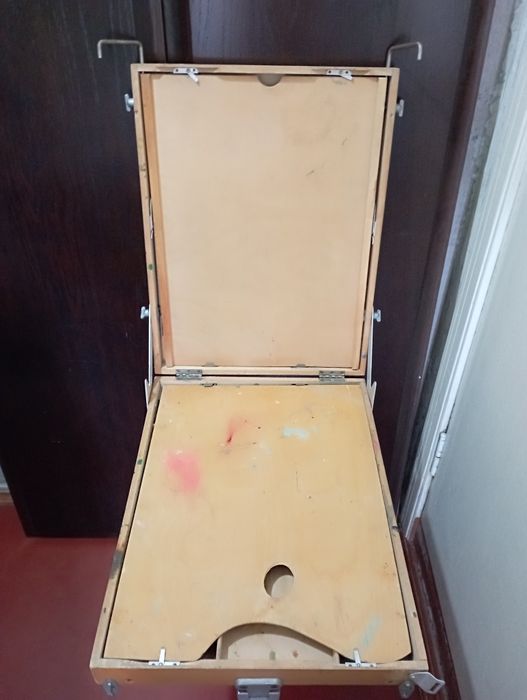 Мольберт,этюдник.