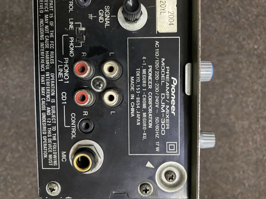 Двухканальный DJ-микшер Pioneer DJM-300