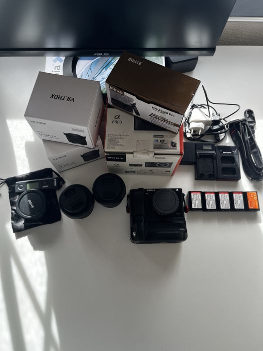 Kit Sony a6000 + Viltrox 25mm f/1.7 + Viltrox 56mm f/1.7 + acessórios (com caixas)