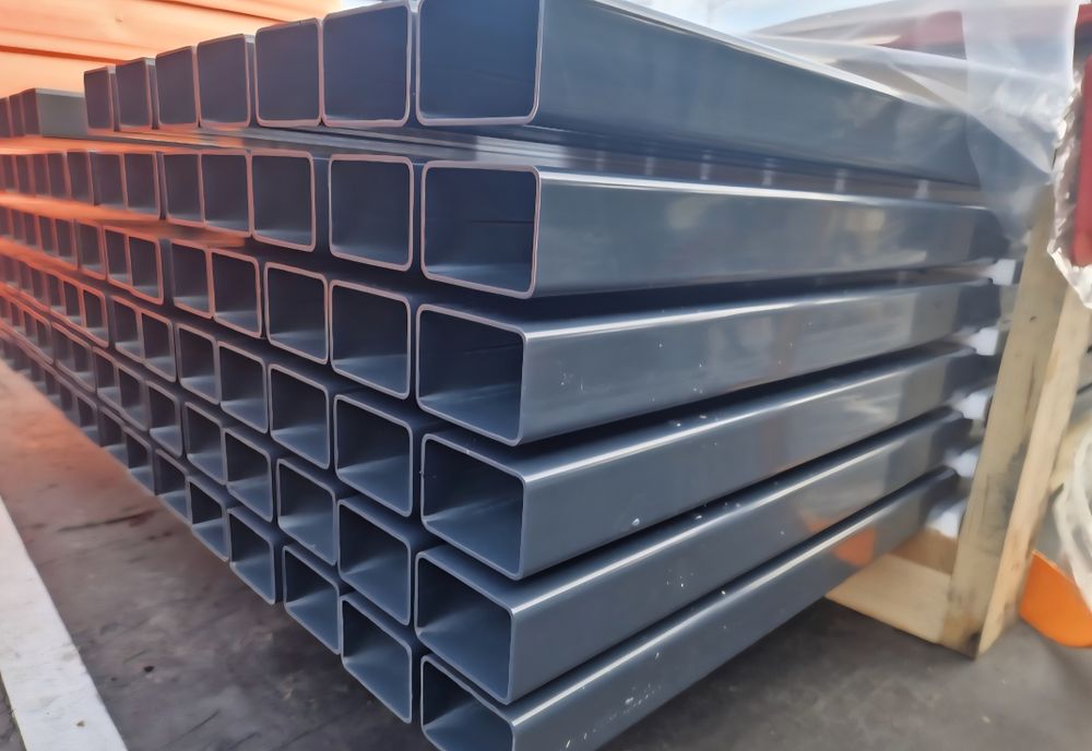 Słupki ogrodzeniowe 60x60 RAL7016 L260cm