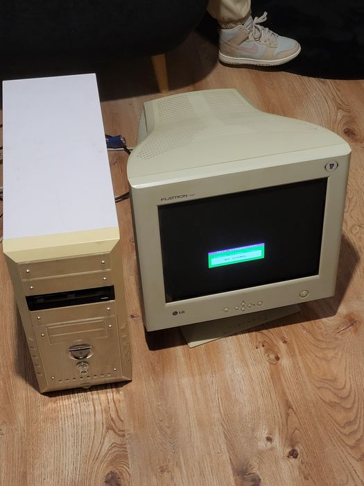 LG Flatron 775FT 17" CRT – bardzo dobry stan, sprawny, retro PC, komplet kabli