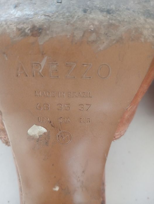 Sandálias Arezzo pele genuína cor nude