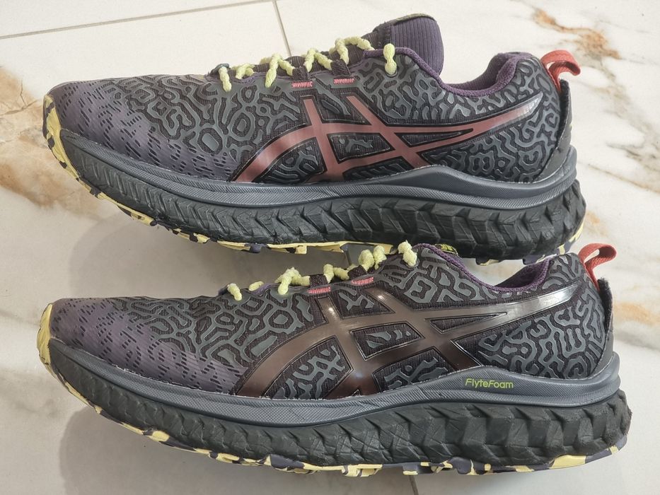 Оригінал 100% Чоловічі кросівки Asics Trabuco Max    EUR 42