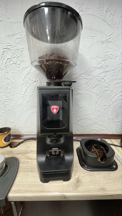 Кавомолка Eureka Atom 65