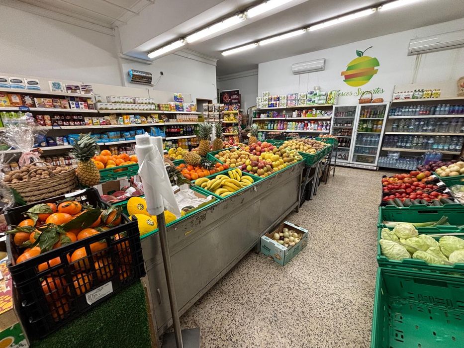 Frutaria e Mercearia . Corroios ( Seixal)