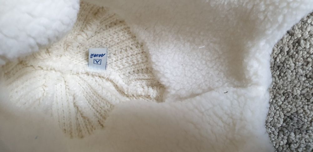 Ciepla czapka nowa prezent