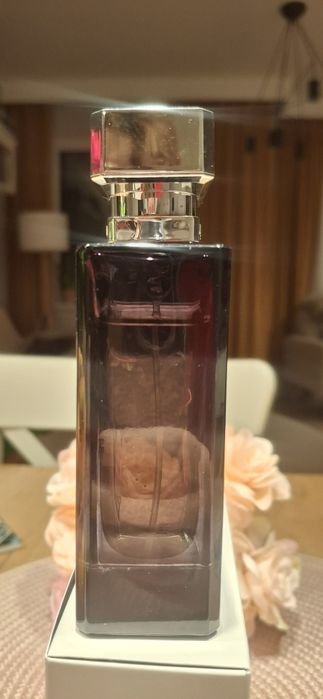 Jenny Glow Sandalwood