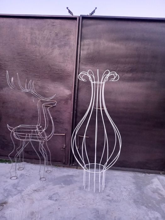 Олень новогодний подарок под заказ  Сани из проволоки опора для цветов