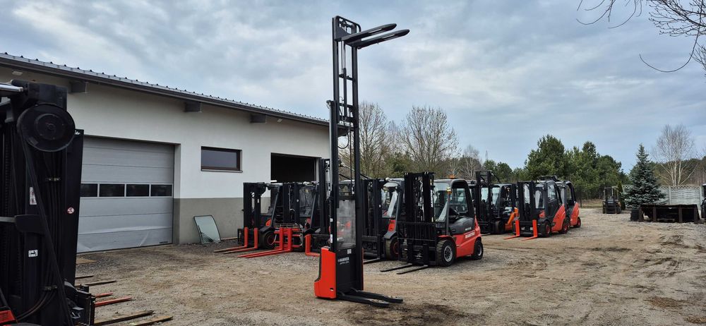 Elektryczny Paleciak Linde L10 - Rok 2015 - Triplex 4.45 m. - Wolny skok wideł.