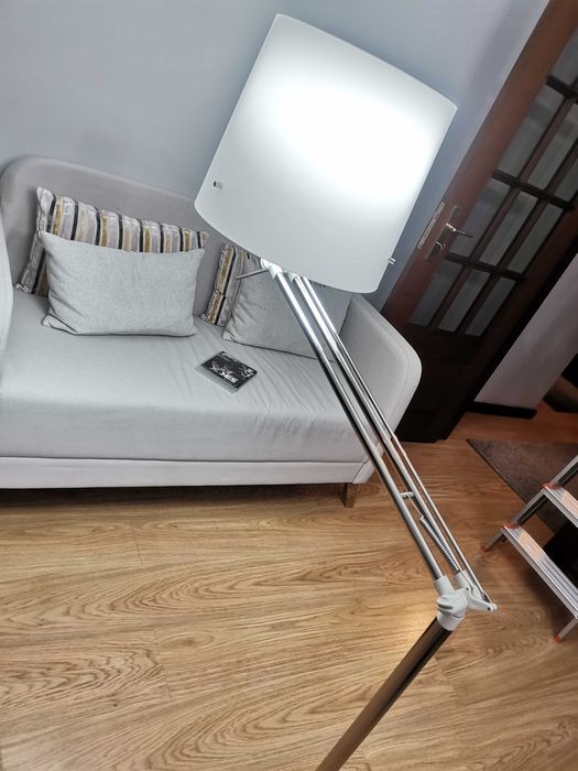 Candeeiro de Pé Alto