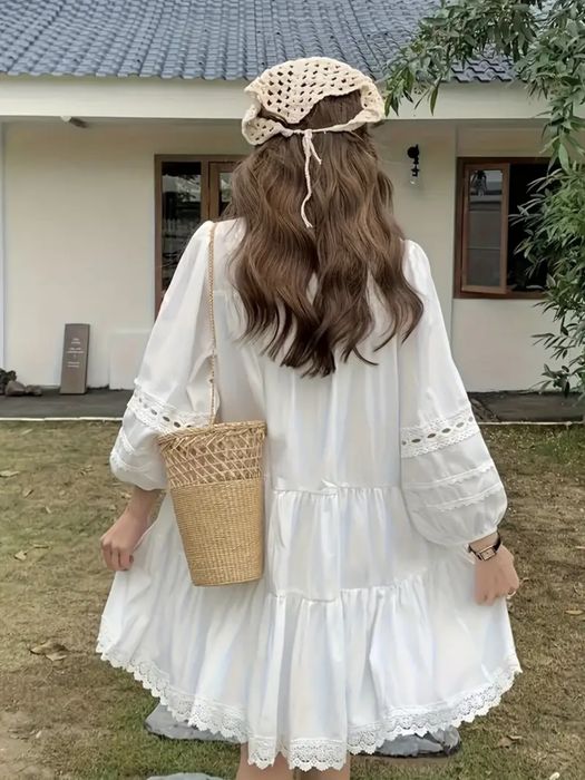 Біла нарядна сукня