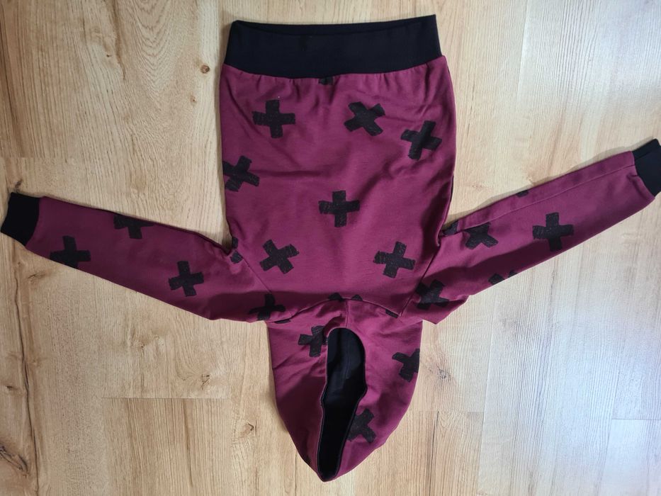 Bluza z kapturem krzyzyki bordo handmade