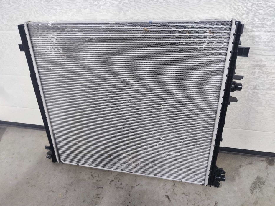 OE Chłodnica cieczy wody BMW G60 G61 G68 G70 5a187e9