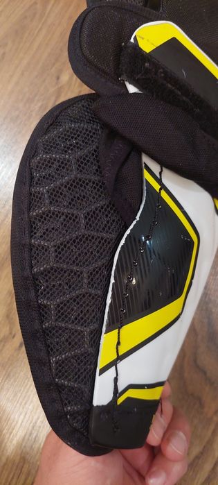 Продам щитки Bauer Supreme 2S PRO