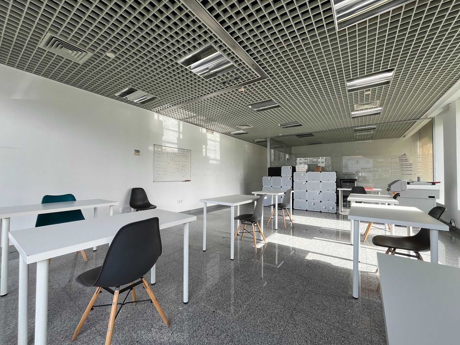 Espaço comercial na Avenida Xanana Gusmão