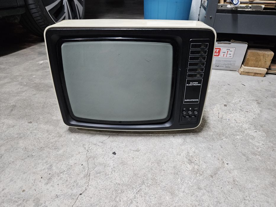 Televisão clássica Grundig Triumph 1420