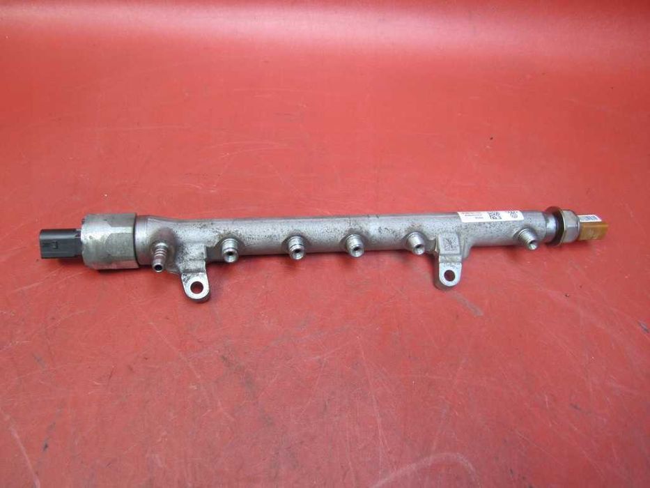 Топливная рейка Volkswagen Golf 1.6 tdi Passat Octavia 1.6 Октавія 1.6