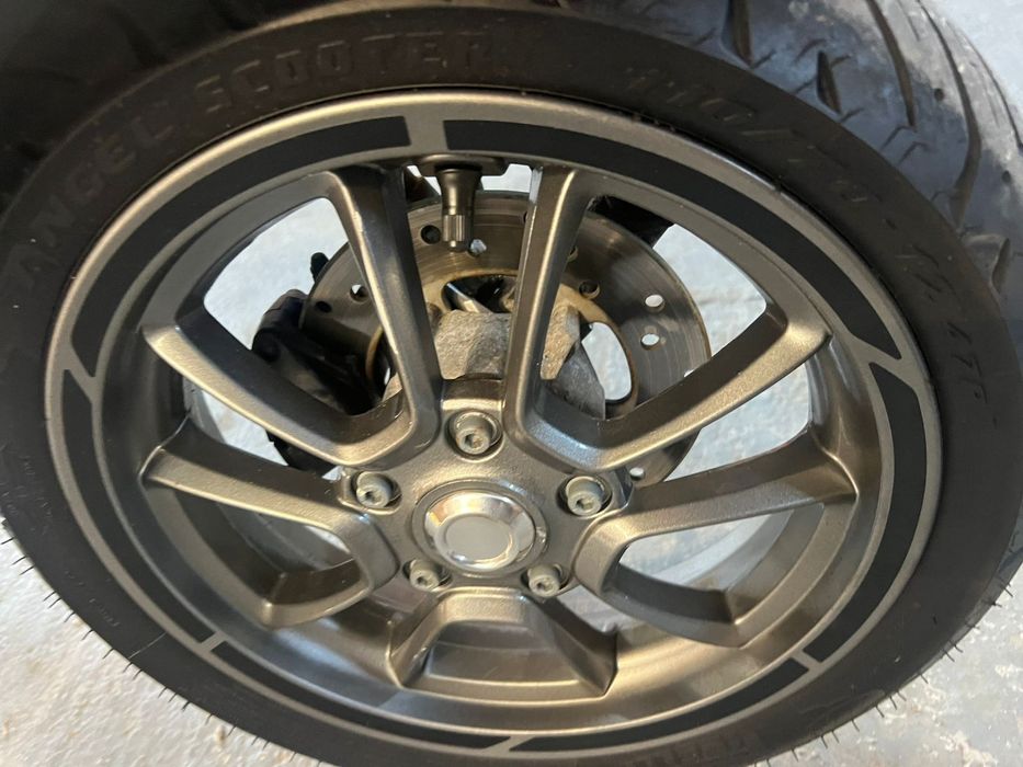 Електроскутер Vespa Piaggio Elettrica CB0 4Kw 2021