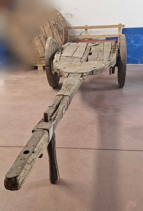 Carro de Bois Antigo e Grade