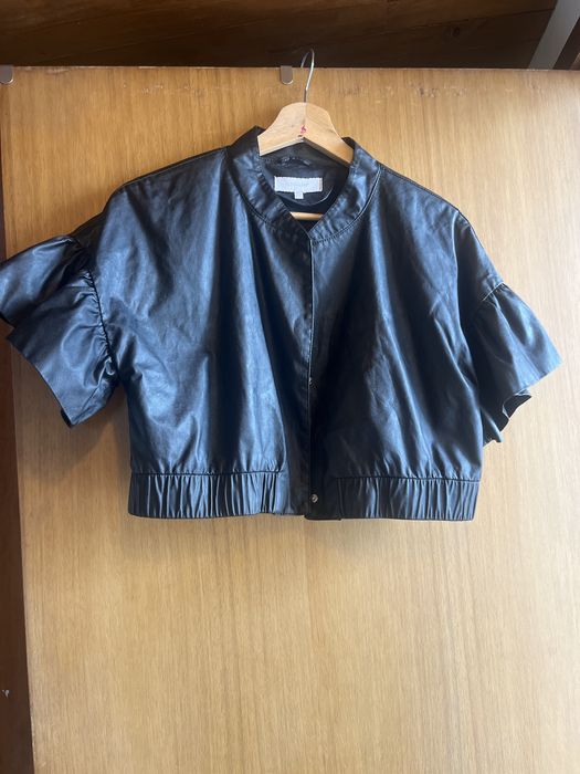 Casaco de pele preta de senhora