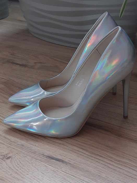 Szpilki srebne holo rozm. 40