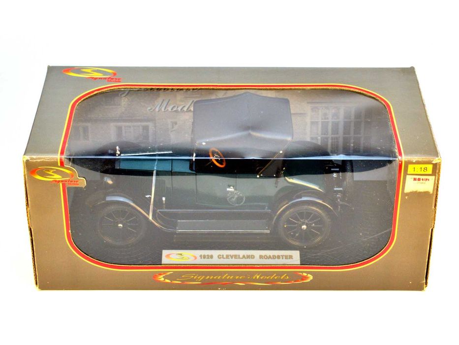 Колекційна модель Signature Models 1920 Cleveland Roadster (1:18), зелена