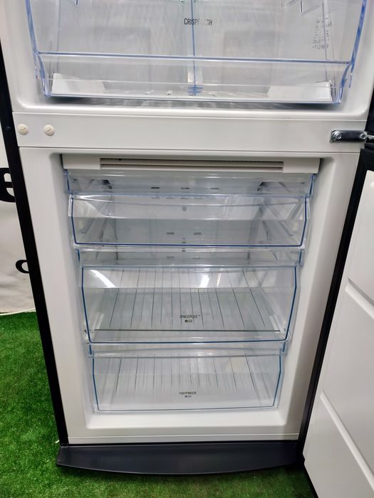 Високий двокамерний холодильник Electrolux NoFrost A+++ темний графіт