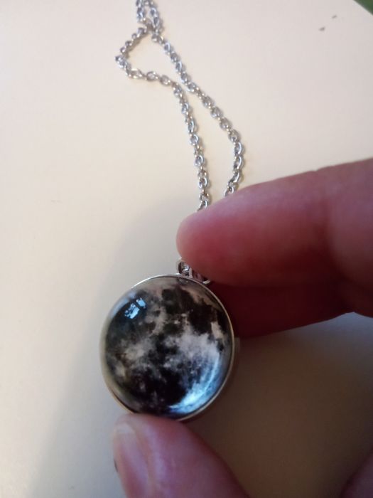 Naszyjnik z okrągłym księżycem vintage