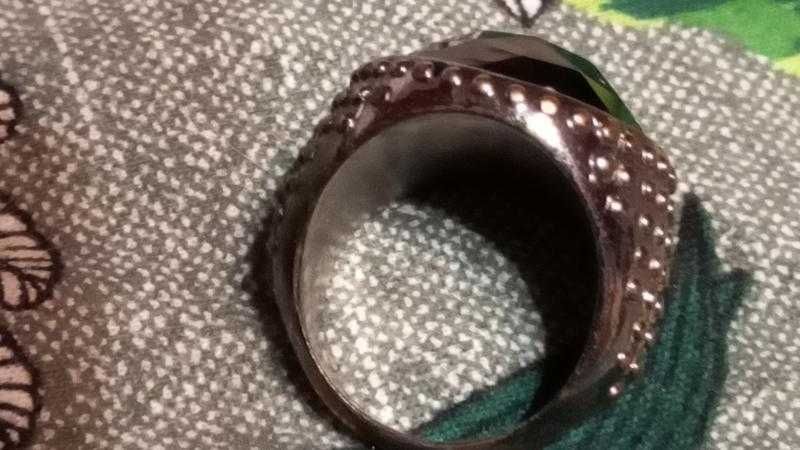 Шикарный магічний перстень з чорним гранатом розмір 16-17 ZARA