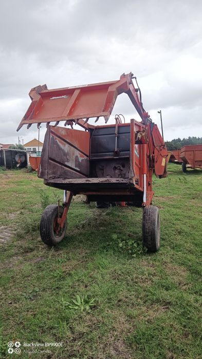 Destribuidor de silagem