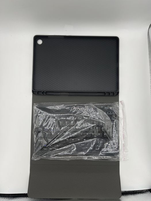 Etui z inteligentną klawiaturą do Galaxy Tab A9+