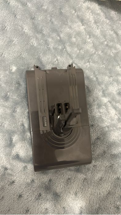 Bateria de aspirador dyson v8  NOVA