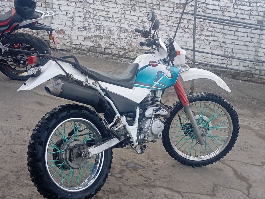 Продам ямаха сіроу 225