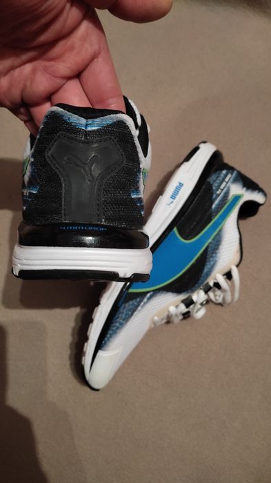 Продам кросівки    .