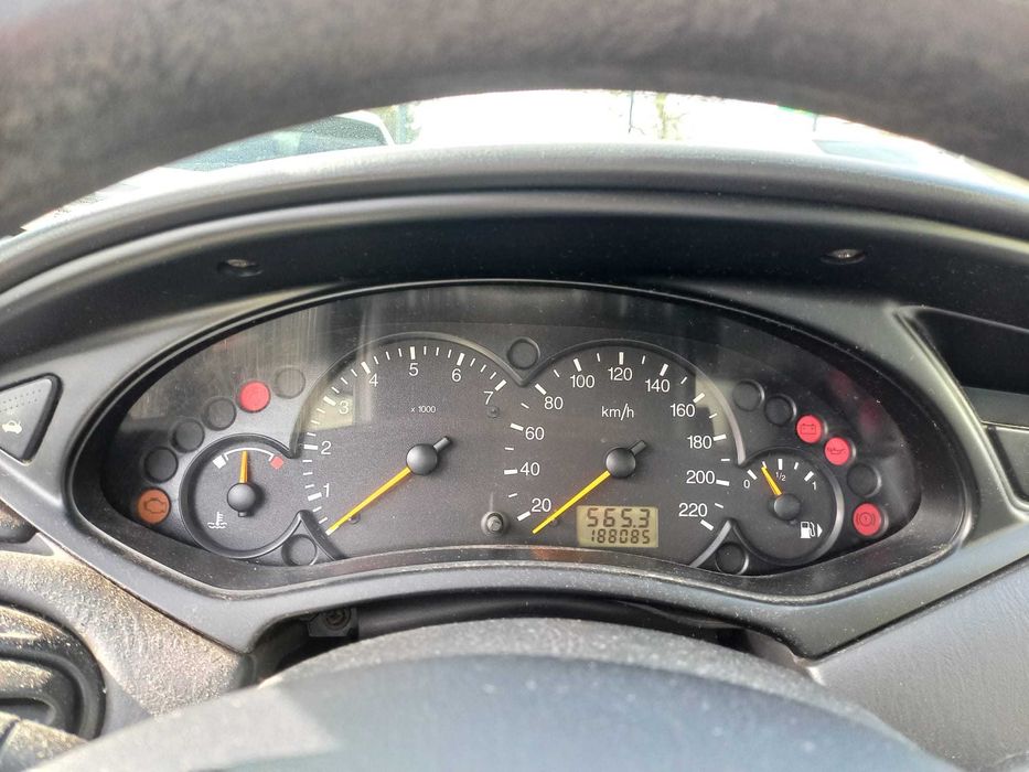 Ford Focus 1.4 Finesse Usado