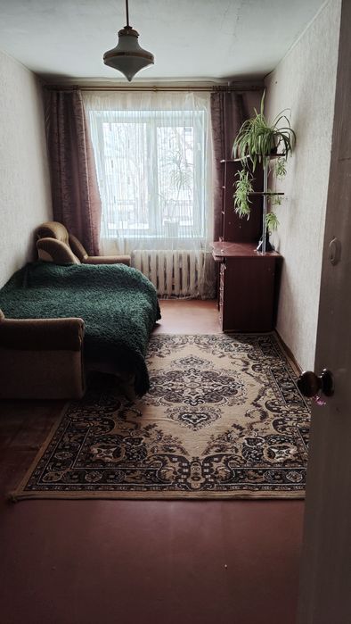 Продається  2х кімнатна в центрпльній частині міста