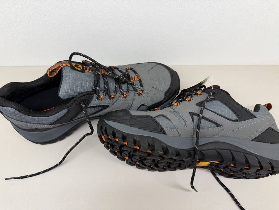 Взуття  туристичне Merrell