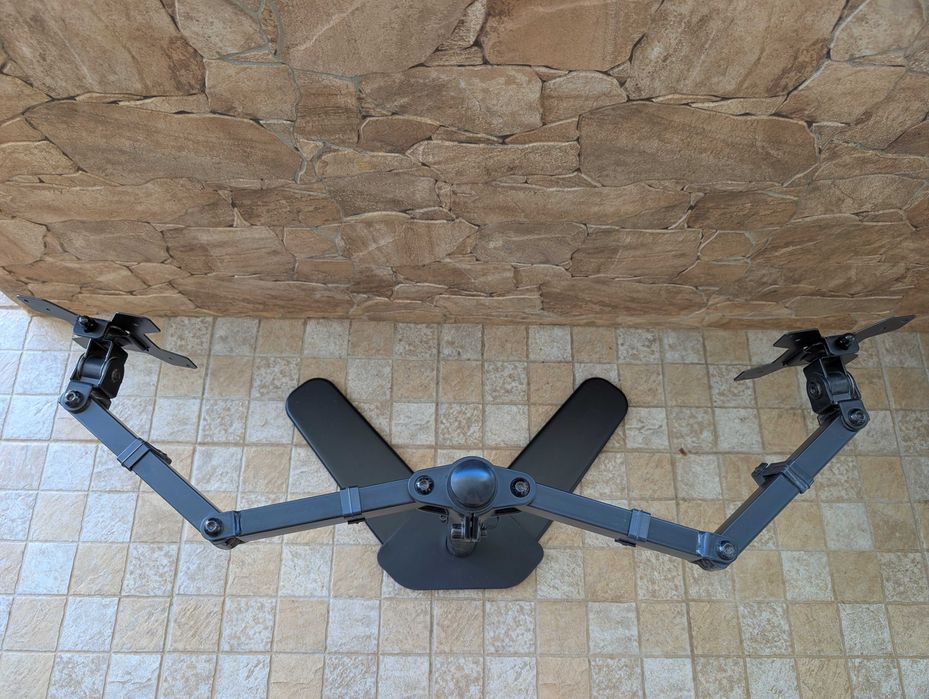 Vendo suporte duplo de ecrã usado em bom estado64552287074561121