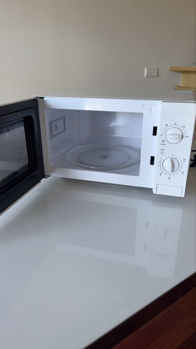 Microondas praticamente novo