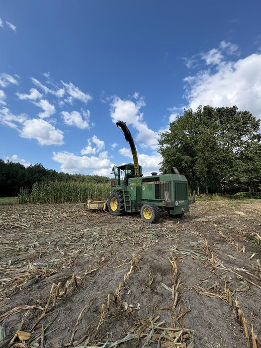 Sieczkarnia John Deere 6810