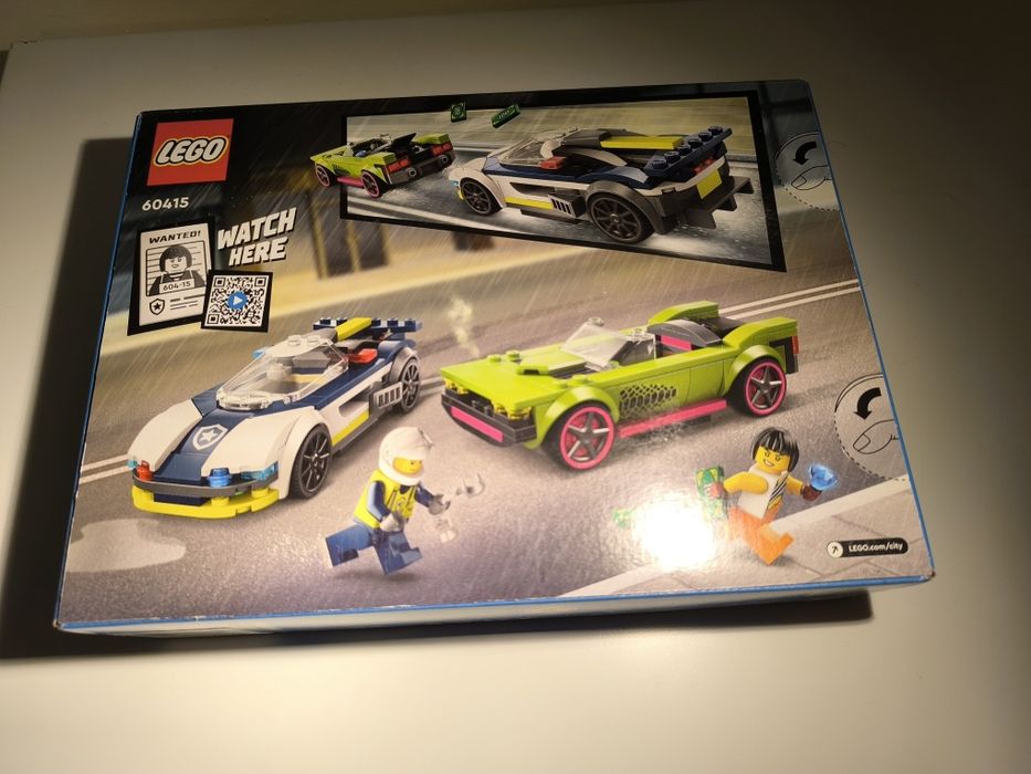 Lego City Police Car and Muscle Car Chase 60415