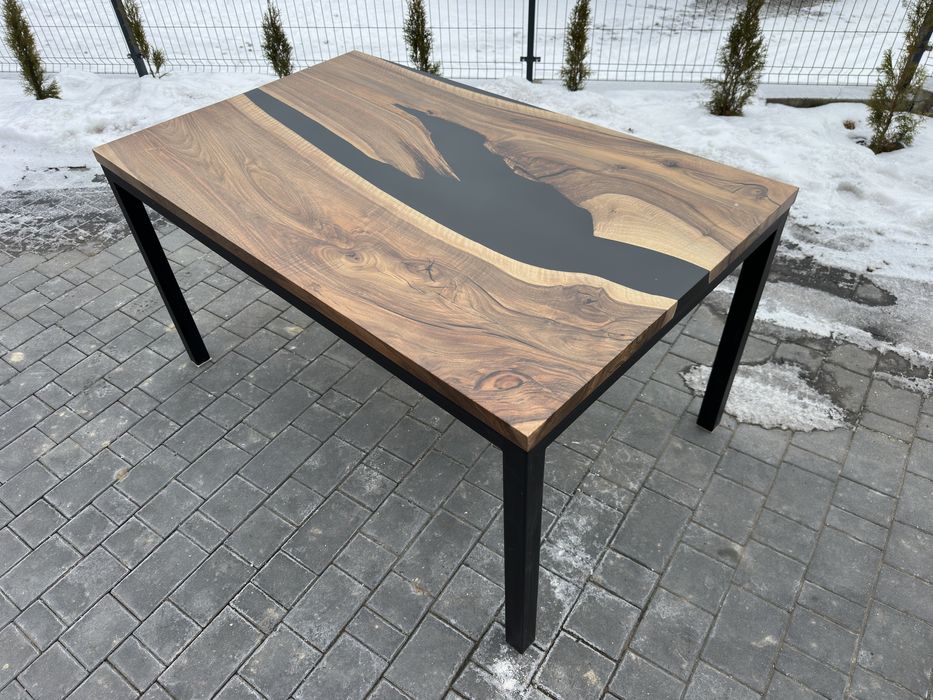 Stół orzech żywica