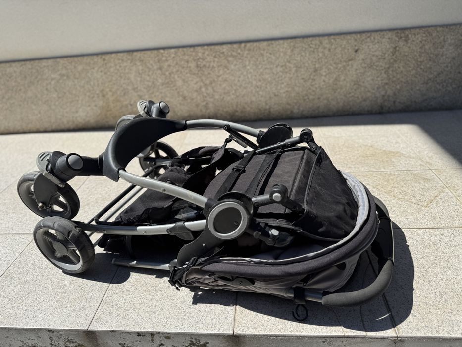 Carrinho bebe , cadeira e mesa