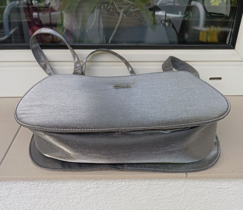 Szaro-srebrna błyszcząca sztywna torebka Belle Paris