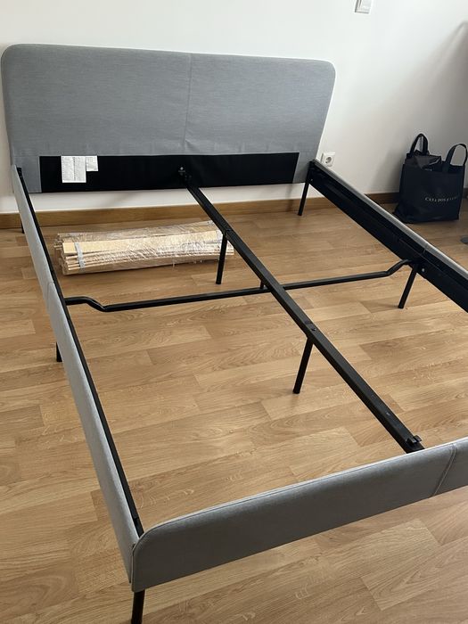 Cama casal com colchão